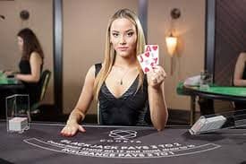 Dealer Red Tiger melayani pemain live di platform deltatogel